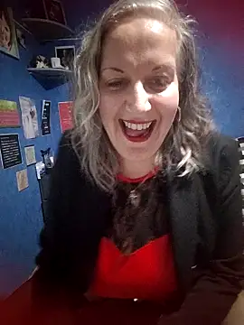 Snapshot of Feelineducentre chatting on 9, 10, 2025 Feelineducentre online show from 9, 10, 2025