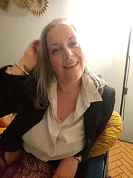 Snapshot of Feelineducentre chatting on 7, 2, 2026 Feelineducentre online show from 7, 2, 2026