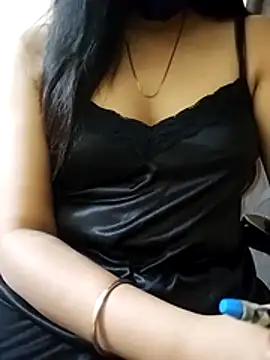 Snapshot of Quinn_Bebo chatting on 28, 10, 2025 Quinn Bebo online show from 28, 10, 2025