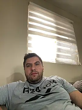 raulgzz4 online show from 28, 4, 2026