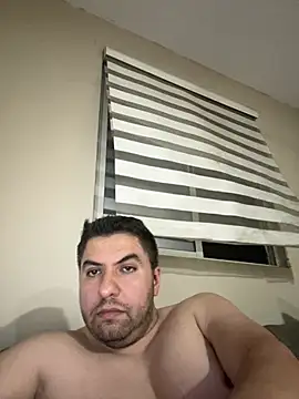 Snapshot of raulgzz4 chatting on 3, 7, 2026 raulgzz4 online show from 3, 7, 2026