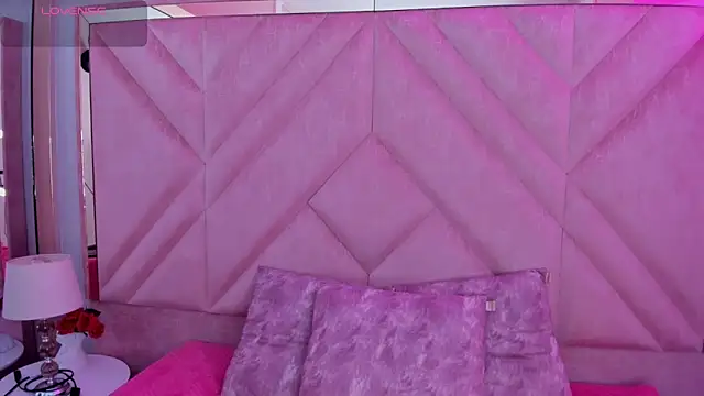 Snapshot of SofiJones_ chatting on 25, 9, 2025 SofiJones online show from 25, 9, 2025