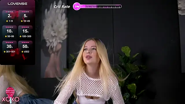 Snapshot of SerenaNoir chatting on 4, 10, 2025 SerenaNoir online show from 4, 10, 2025