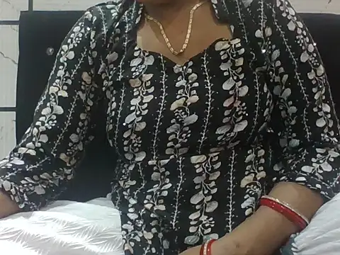 Snapshot of VNDANA_ chatting on 28, 9, 2025 VNDANA  online show from 28, 9, 2025