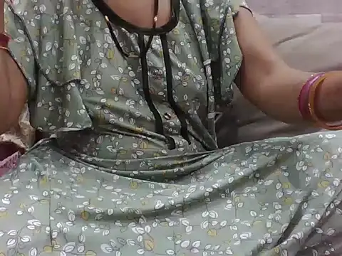 Snapshot of VNDANA_ chatting on 2, 11, 2025 VNDANA  online show from 2, 11, 2025