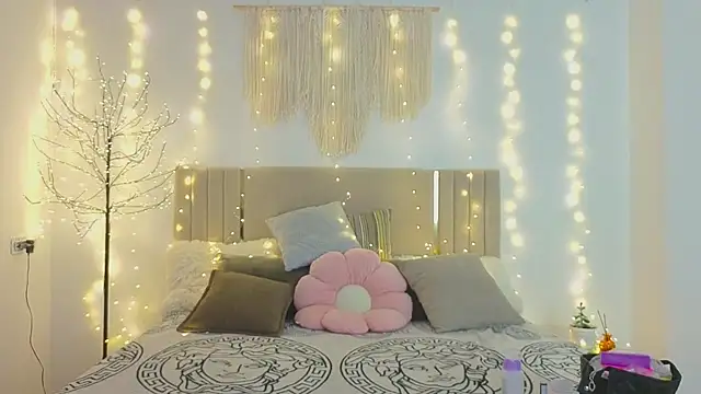 Little mia   online show from 17, 12, 2025