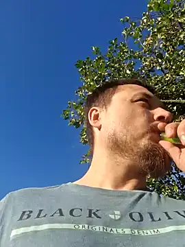 Snapshot of Amberdual chatting on 15, 9, 2025 Amberdual online show from 15, 9, 2025