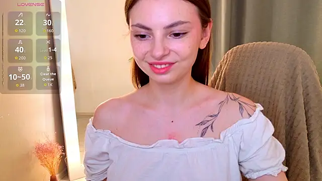 Snapshot of PhantomLace chatting on 5, 10, 2025 PhantomLace online show from 5, 10, 2025