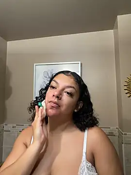 Snapshot of allybluee777 chatting on 4, 2, 2026 allybluee777 online show from 4, 2, 2026