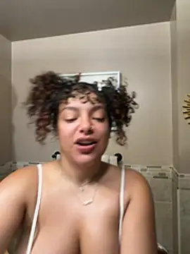 Snapshot of allybluee777 chatting on 19, 2, 2026 allybluee777 online show from 19, 2, 2026