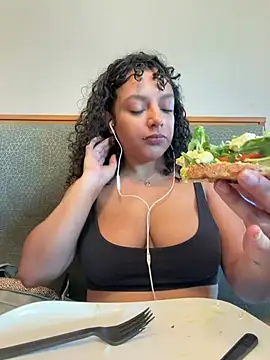 Snapshot of allybluee777 chatting on 24, 2, 2026 allybluee777 online show from 24, 2, 2026