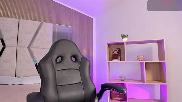 Axel grey  online show from 3, 3, 2026