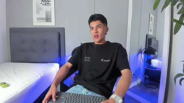 Tylerffoxx online show from 23, 9, 2025