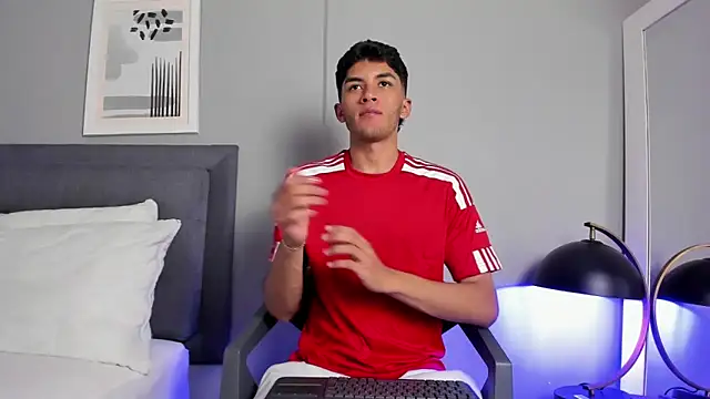 Snapshot of Tylerffoxx chatting on 31, 1, 2026 Tylerffoxx online show from 31, 1, 2026