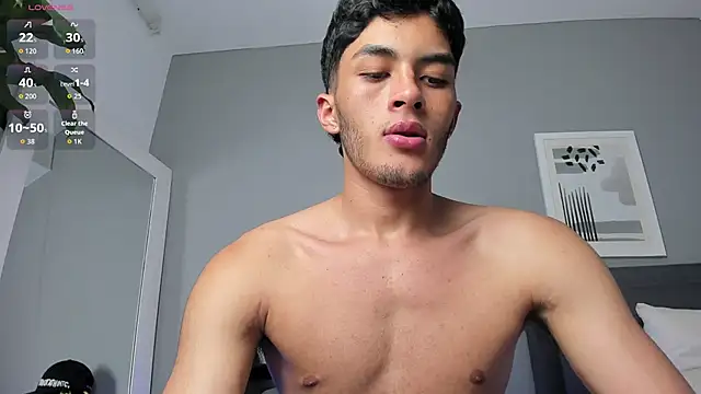 Snapshot of Tylerffoxx chatting on 5, 2, 2026 Tylerffoxx online show from 5, 2, 2026