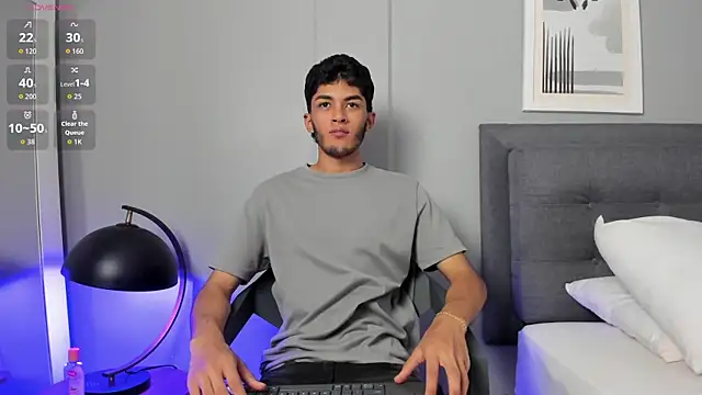 Snapshot of Tylerffoxx chatting on 19, 2, 2026 Tylerffoxx online show from 19, 2, 2026