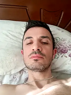 Snapshot of OGUZOZAN chatting on 2, 11, 2025 OGUZOZAN online show from 2, 11, 2025