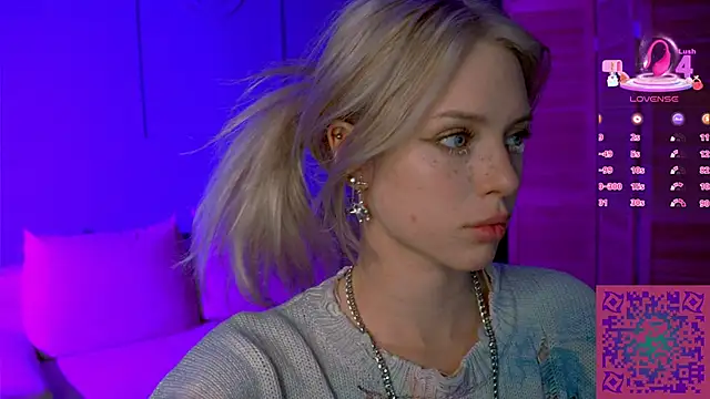 Snapshot of Nelly_Carroll chatting on 8, 10, 2025 Nelly Carroll online show from 8, 10, 2025