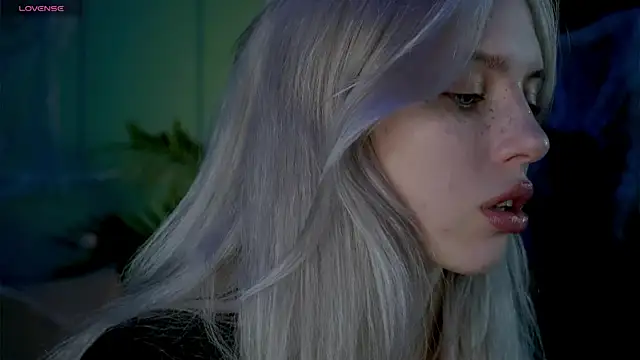 Snapshot of Nelly_Carroll chatting on 3, 11, 2025 Nelly Carroll online show from 3, 11, 2025