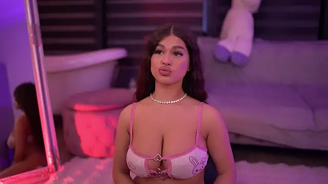 BellaNoirre online show from 15, 11, 2025