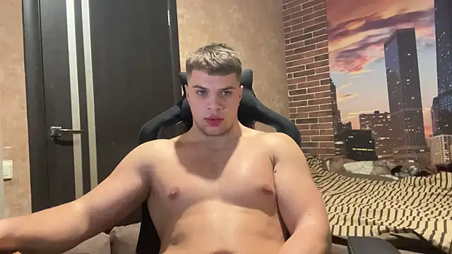 Snapshot of MusclePhantom chatting on 16, 12, 2025 MusclePhantom online show from 16, 12, 2025