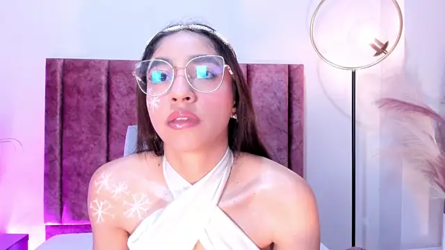 Snapshot of IvyJhons chatting on 15, 12, 2025 IvyJhons online show from 15, 12, 2025