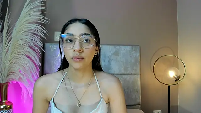 Snapshot of IvyJhons chatting on 17, 12, 2025 IvyJhons online show from 17, 12, 2025