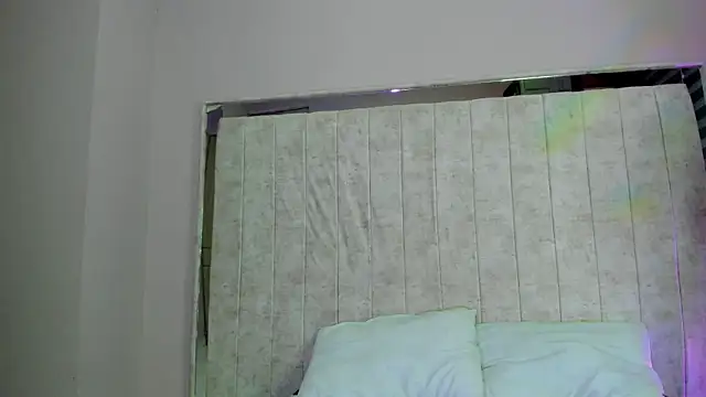 Snapshot of Nezuko_16 chatting on 28, 9, 2025 Nezuko 16 online show from 28, 9, 2025