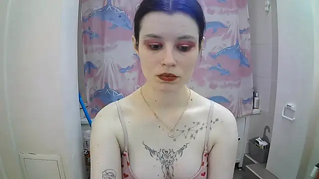 Snapshot of EdlinEngelby chatting on 15, 10, 2025 EdlinEngelby online show from 15, 10, 2025