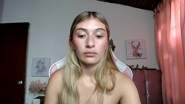 SophiaaLee online show from 8, 3, 2026