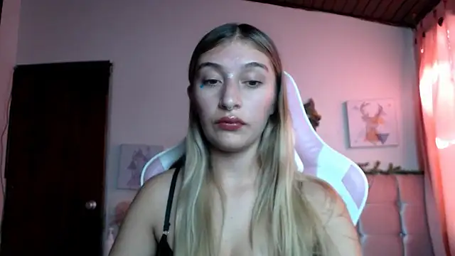 SophiaaLee online show from 24, 4, 2026