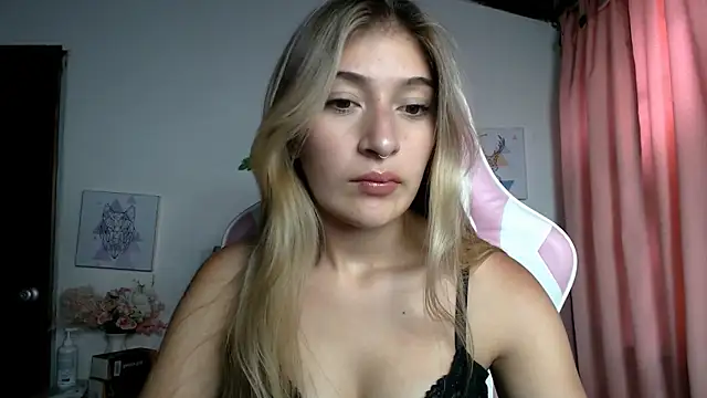 SophiaaLee online show from 8, 5, 2026