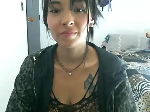 Snapshot of Thalia_220 chatting on 8, 9, 2025 Thalia 220 online show from 8, 9, 2025