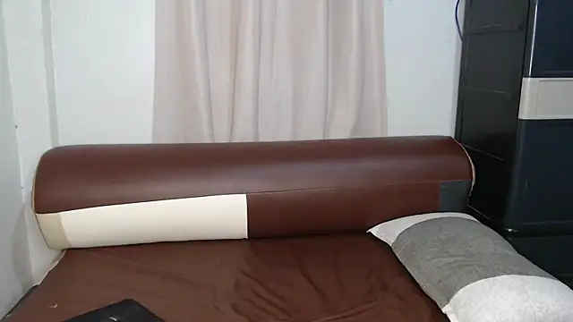 Snapshot of kiara_smieth chatting on 14, 12, 2025 kiara smieth online show from 14, 12, 2025