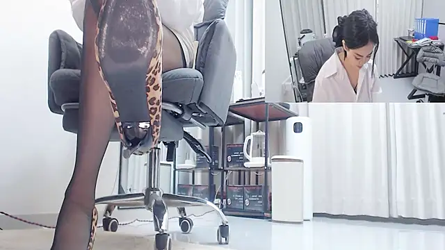 Eileen-L online show from 9, 2, 2026