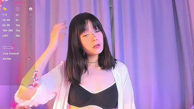 Honeey Beee online show from 17, 9, 2025