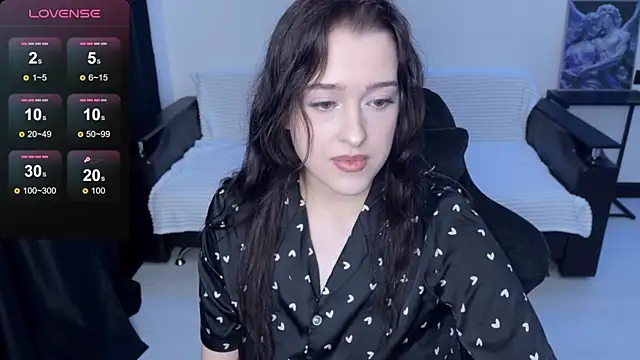 Snapshot of Sunshine_J chatting on 18, 11, 2025 Sunshine J online show from 18, 11, 2025