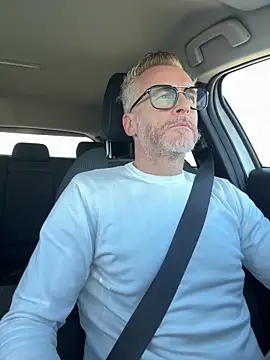 Axl hot online show from 2, 4, 2026