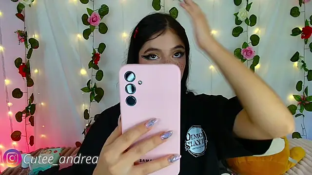 Snapshot of cutee_andrea chatting on 13, 10, 2025 cutee andrea online show from 13, 10, 2025
