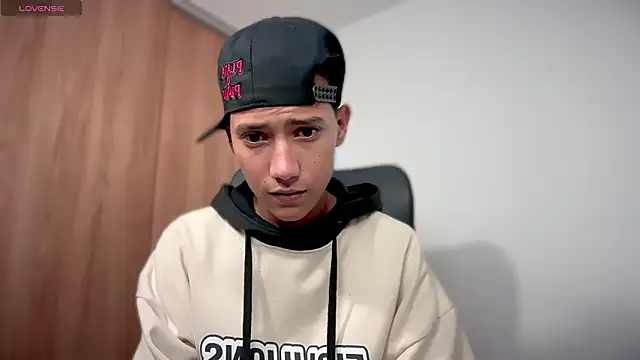 Snapshot of Toy_boy777 chatting on 9, 2, 2026 Toy boy777 online show from 9, 2, 2026