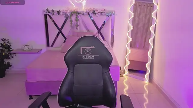 ZURY TAY online show from 27, 5, 2026
