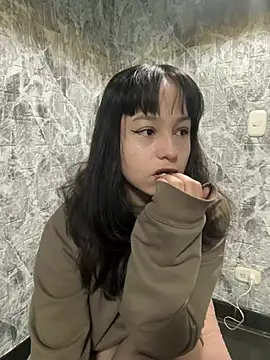 Snapshot of Eymmy_24 chatting on 4, 3, 2026 Eymmy 24 online show from 4, 3, 2026