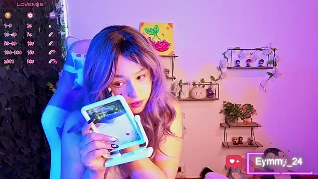 Snapshot of Eymmy_24 chatting on 8, 3, 2026 Eymmy 24 online show from 8, 3, 2026