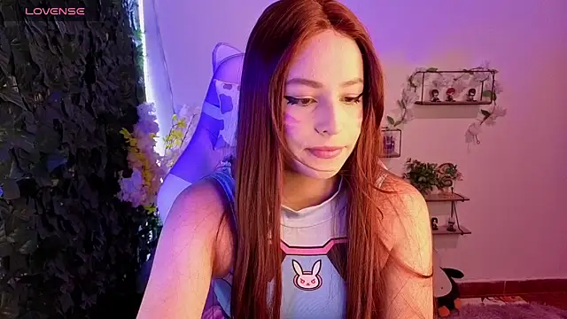 Snapshot of Eymmy_24 chatting on 16, 4, 2026 Eymmy 24 online show from 16, 4, 2026