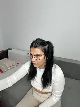 Snapshot of MiaKiittyy chatting on 1, 10, 2025 MiaKiittyy online show from 1, 10, 2025