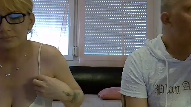 Snapshot of VanessaJoci chatting on 11, 9, 2025 VanessaJoci online show from 11, 9, 2025