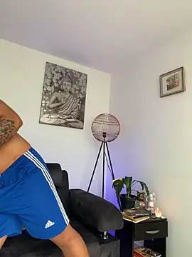 Snapshot of DeimonOficial chatting on 4, 2, 2026 DeimonOficial online show from 4, 2, 2026