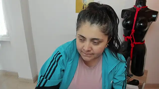 TifanyAmazinng online show from 17, 9, 2025