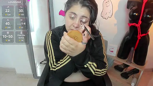 TifanyAmazinng online show from 16, 10, 2025