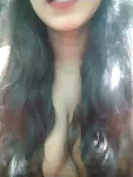 Snapshot of BerryOnFire chatting on 30, 10, 2025 BerryOnFire online show from 30, 10, 2025